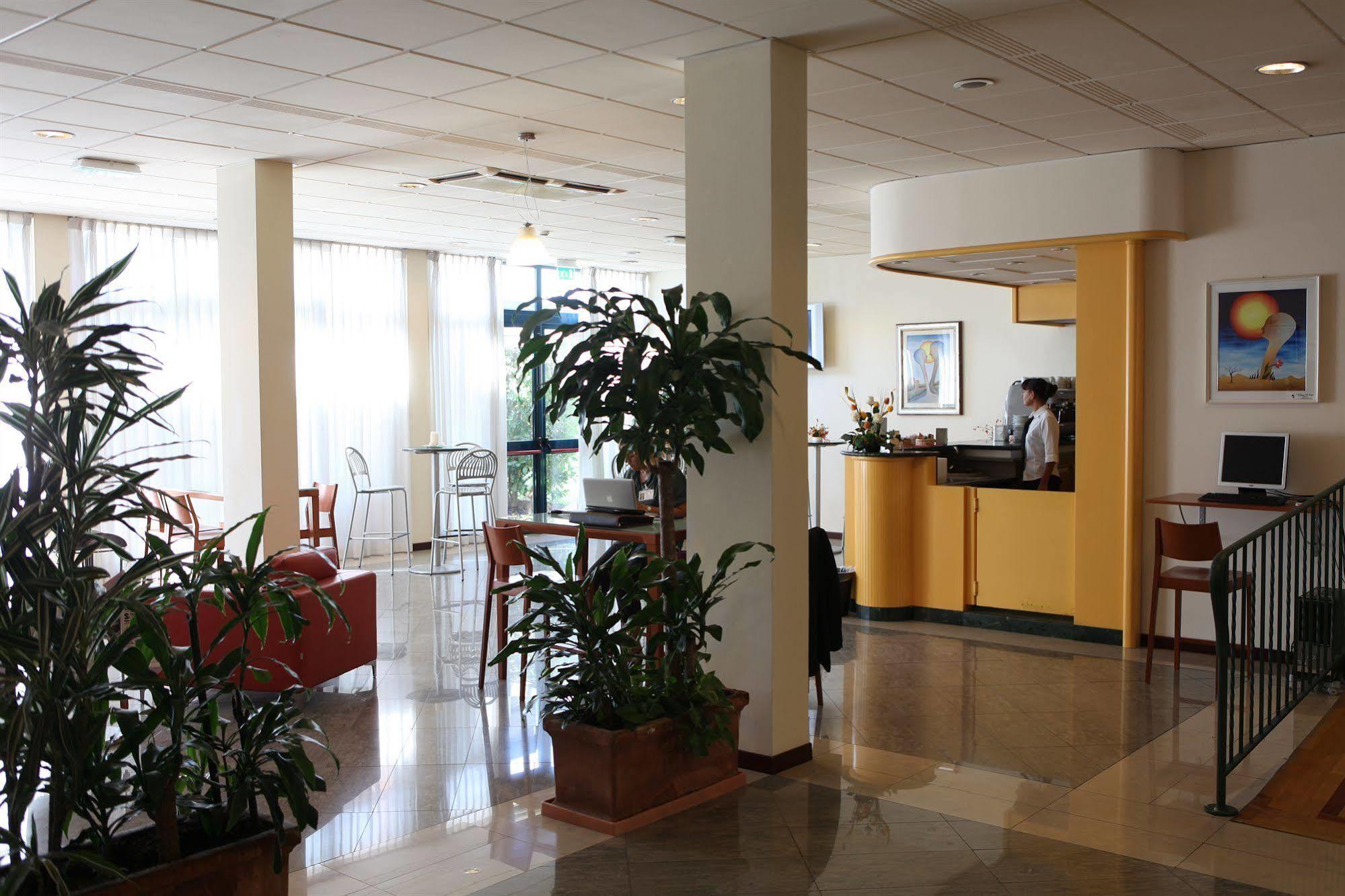 Euro Hotel Cascina Exterior photo