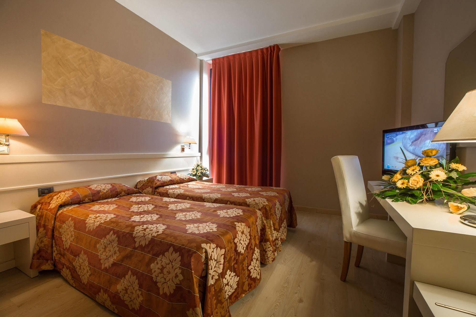 Euro Hotel Cascina Exterior photo