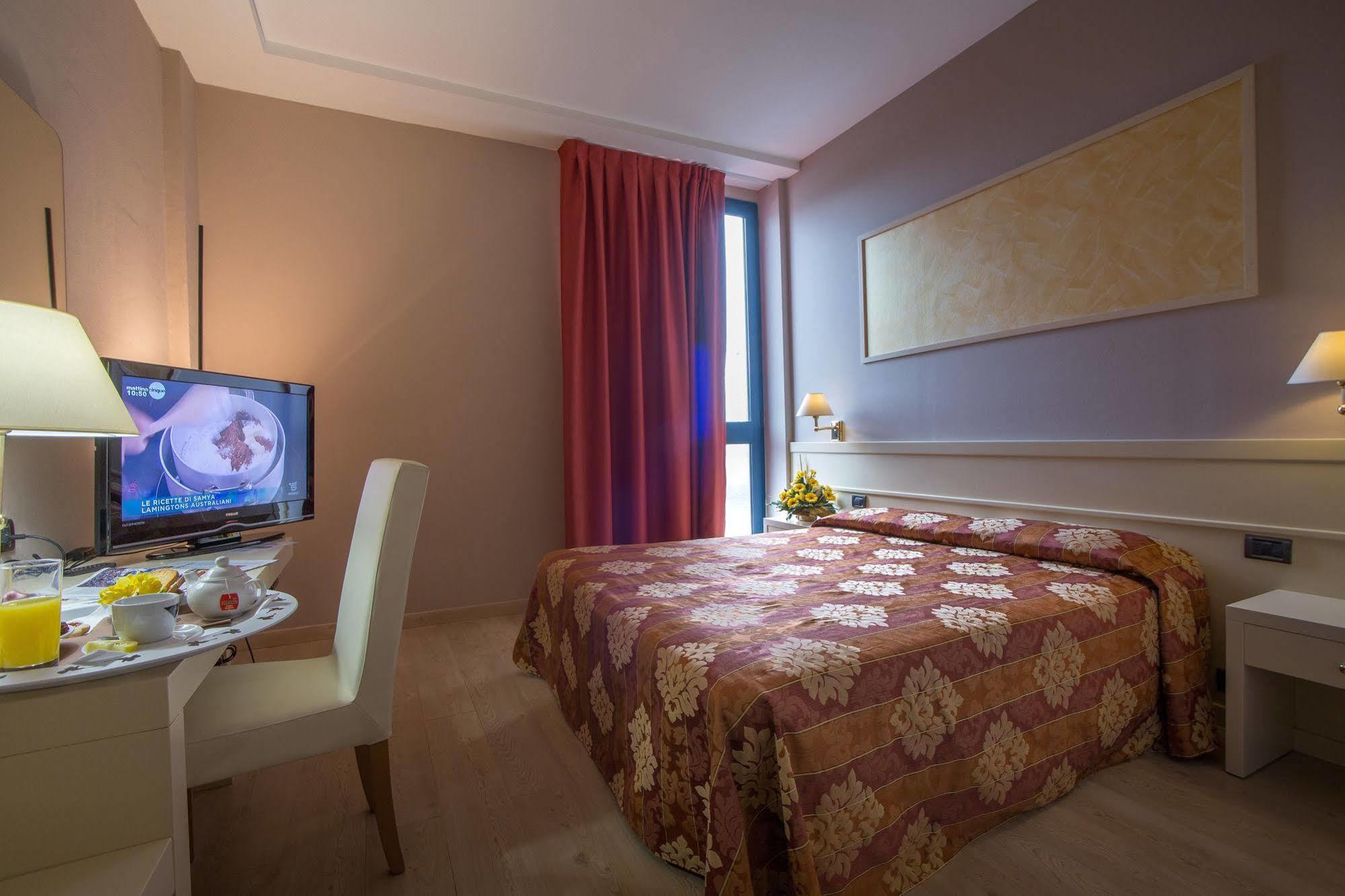 Euro Hotel Cascina Exterior photo